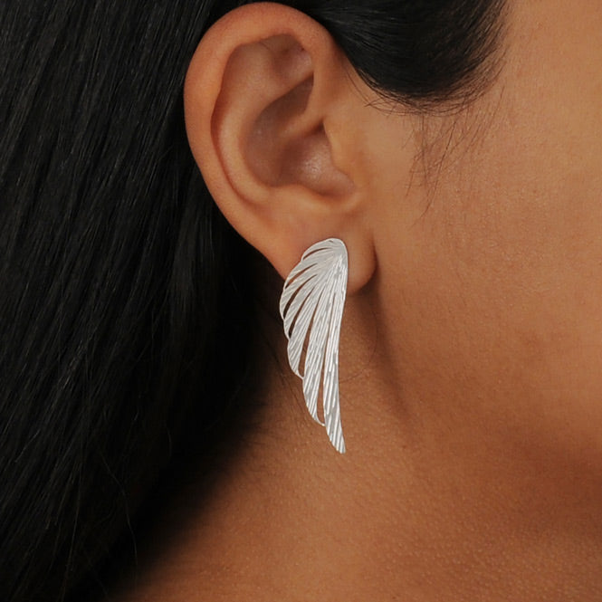Arete Pequeño Plateado Modelo Alas del Alma