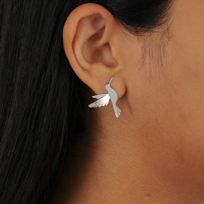 Aretes topo colibrí Plateado Modelo alas del alma