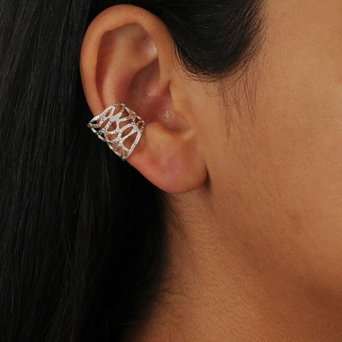 Ear Cuff Nido Plateado Modelo Alas del Alma