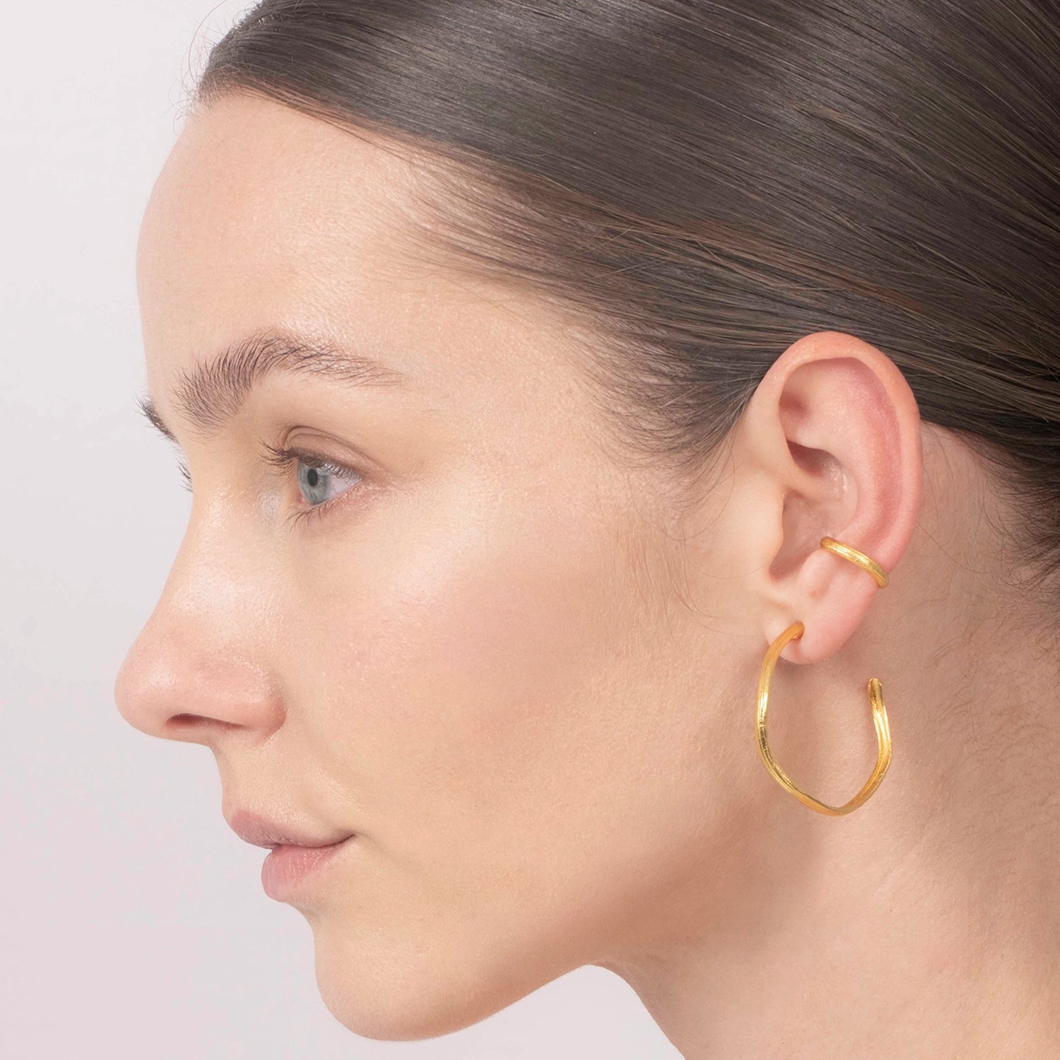 Ear cuff rastro dorado