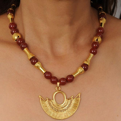 Collar Semipreciosa Cornalina 10mm y Dije Nariguera Alada de Filigrana Sinú - Blumart