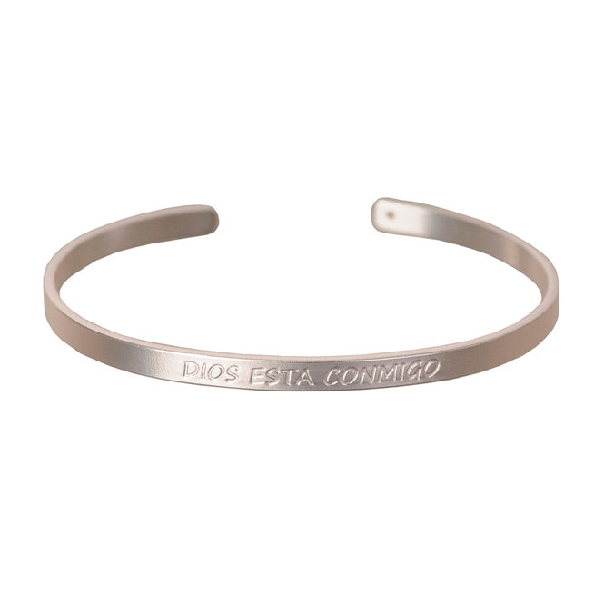 Brazalete plateado Dios está conmigo