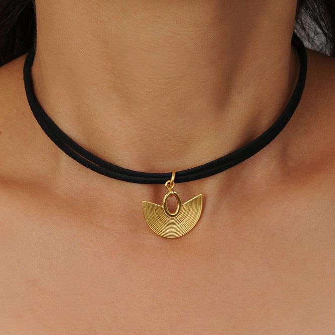 Collar Choker Negro y Dije Pequeño Nariguera Filigrana Lisa Sinú - Blumart