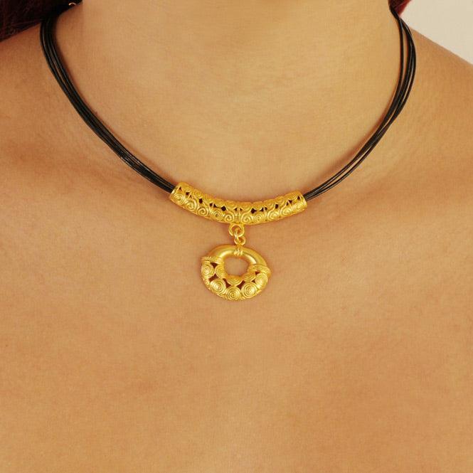 Collar Cuero 4 Vueltas y Dije Pequeño Nariguera Calima - Blumart