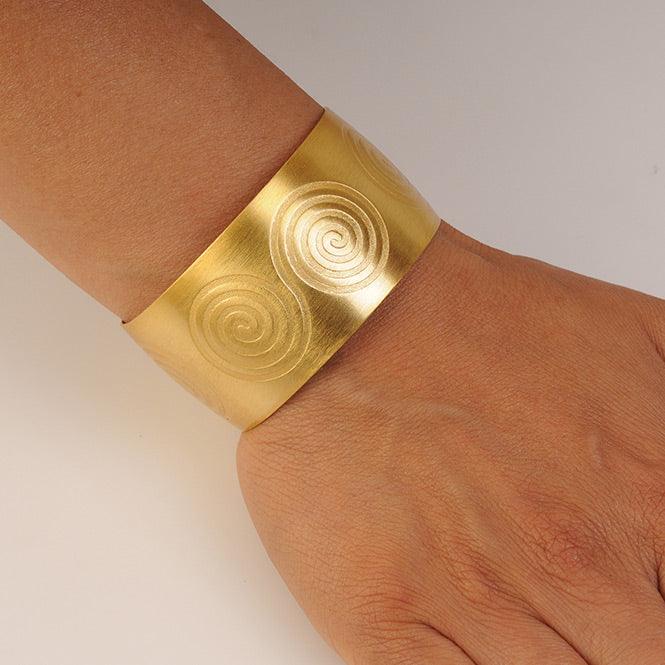 Brazalete de Aro Pictograma Espiral Doble - Blumart